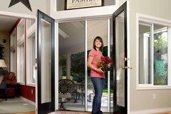Why Choose a Retractable Screen Instead of a Traditional Screen Door?